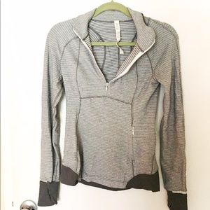 Lulu heathered grey and white pull over