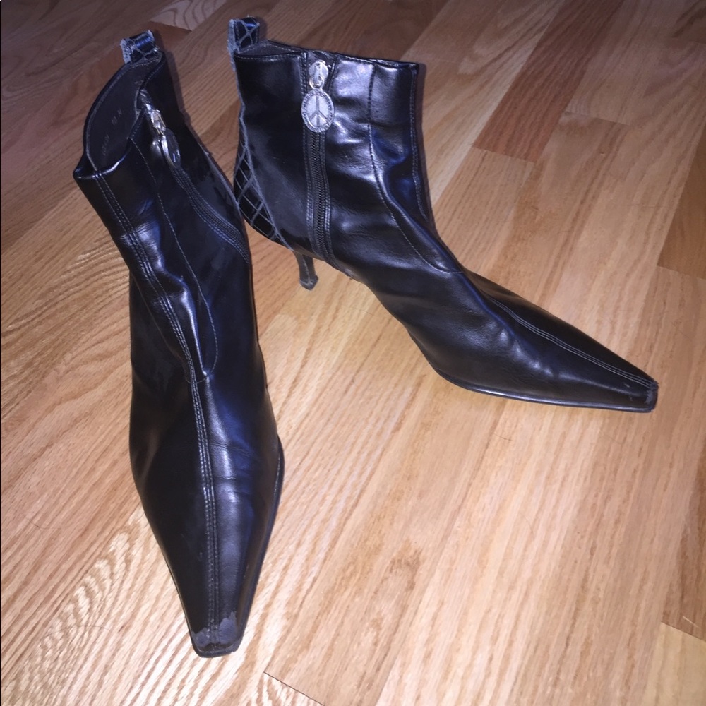 LOLA SHOES