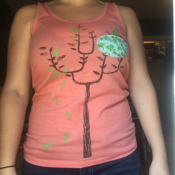 Seven summery tanks - Picture 4 of 8