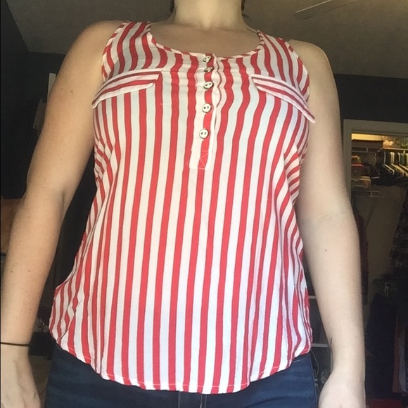 Seven summery tanks - Picture 7 of 8