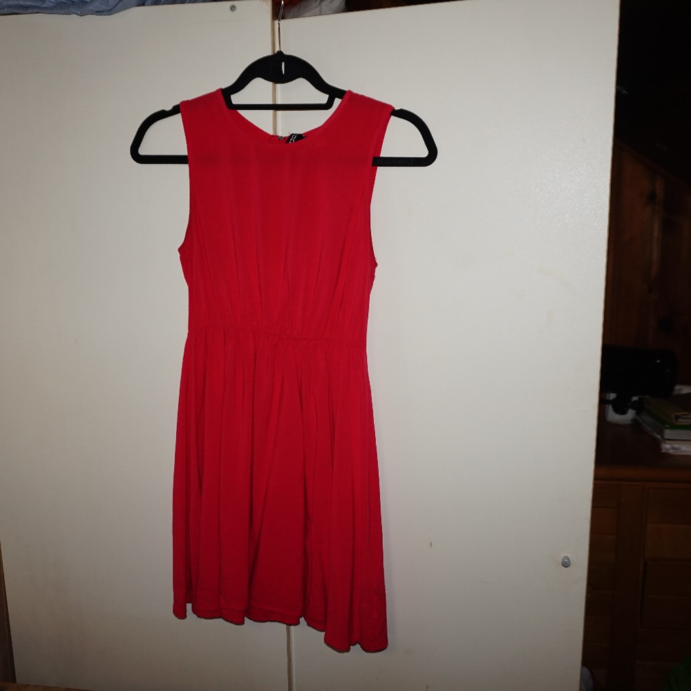 Simple Pink Dress - Picture 2 of 4