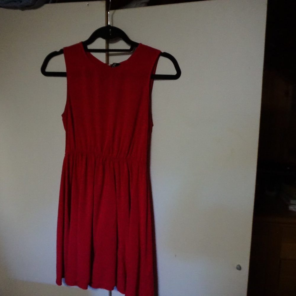 Simple Pink Dress - Picture 3 of 4