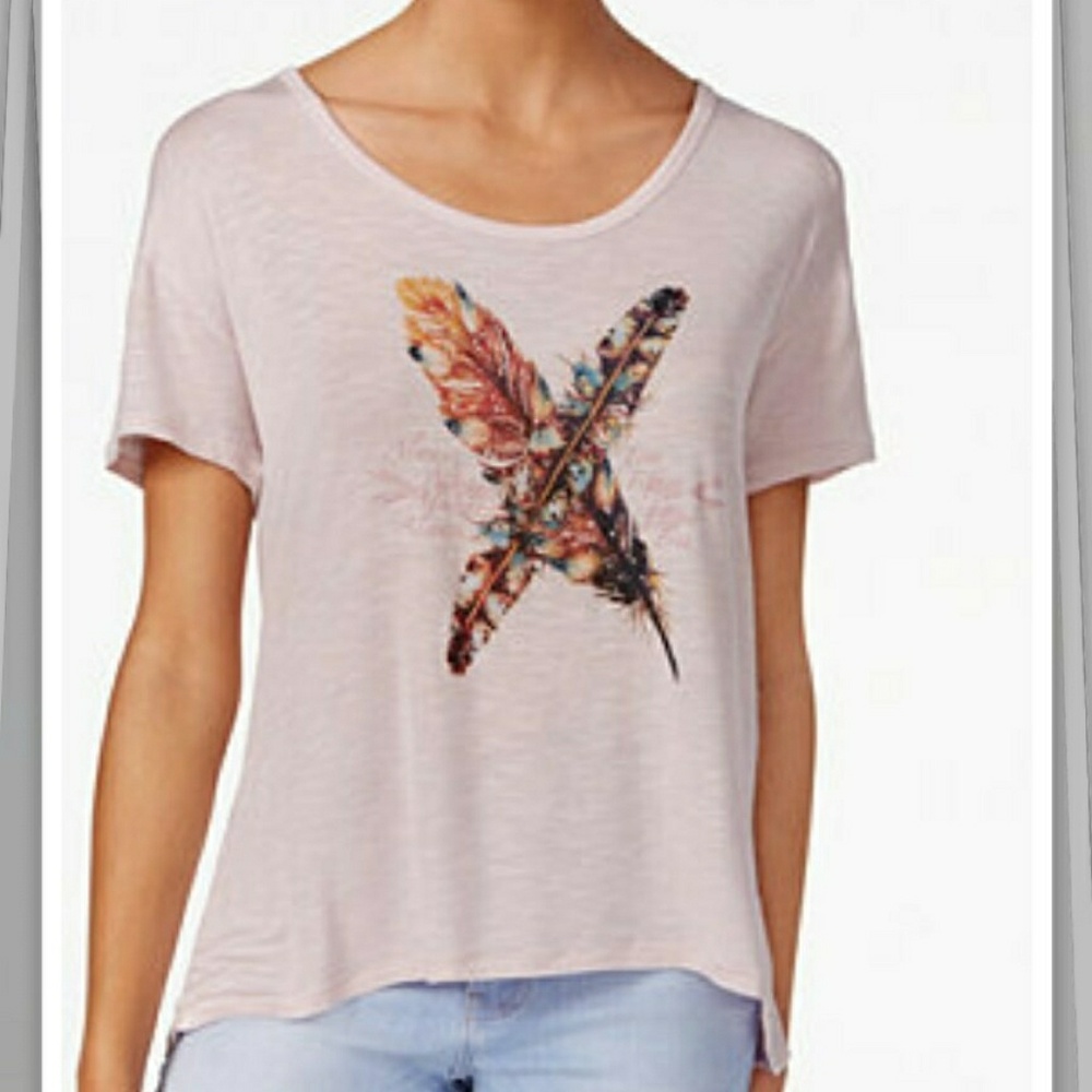 Super cute feather open back top 💝