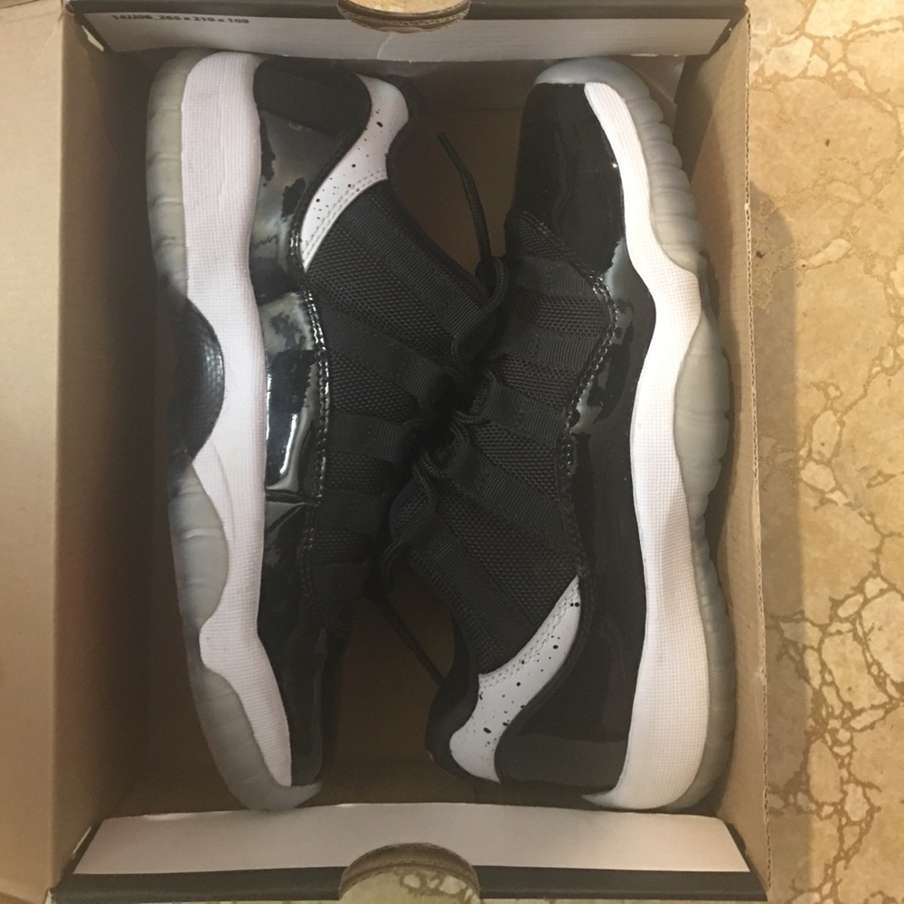 Joradan Low top infared 11's