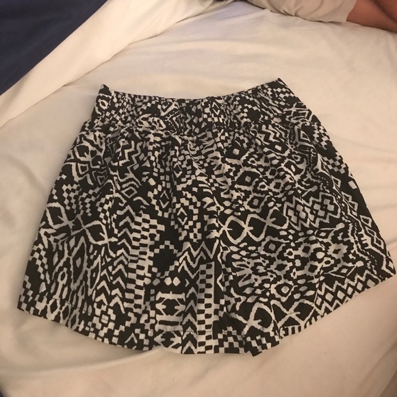 Printed Shorts - Picture 1 of 3