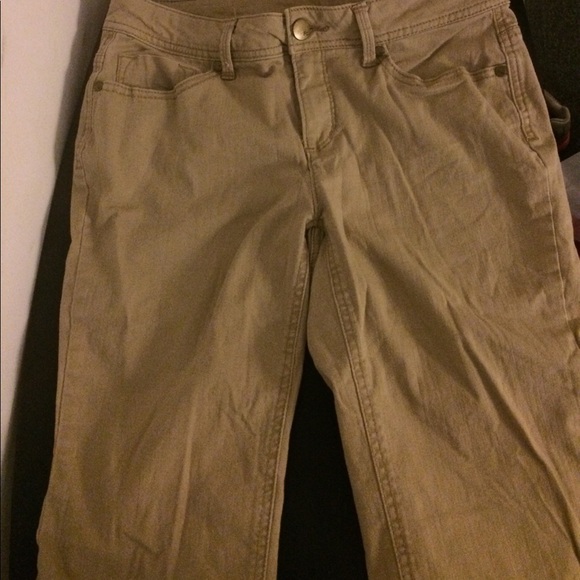 Khaki shorts - Picture 1 of 1