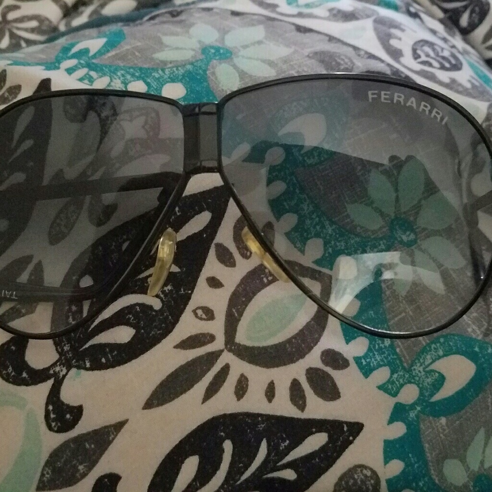 Fold up Old school FERRARI SUNGLASSES