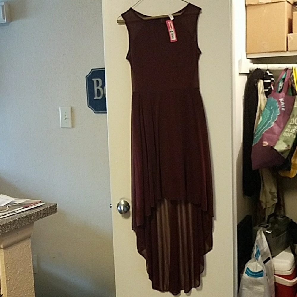 Super cute maroon hi-low dress!