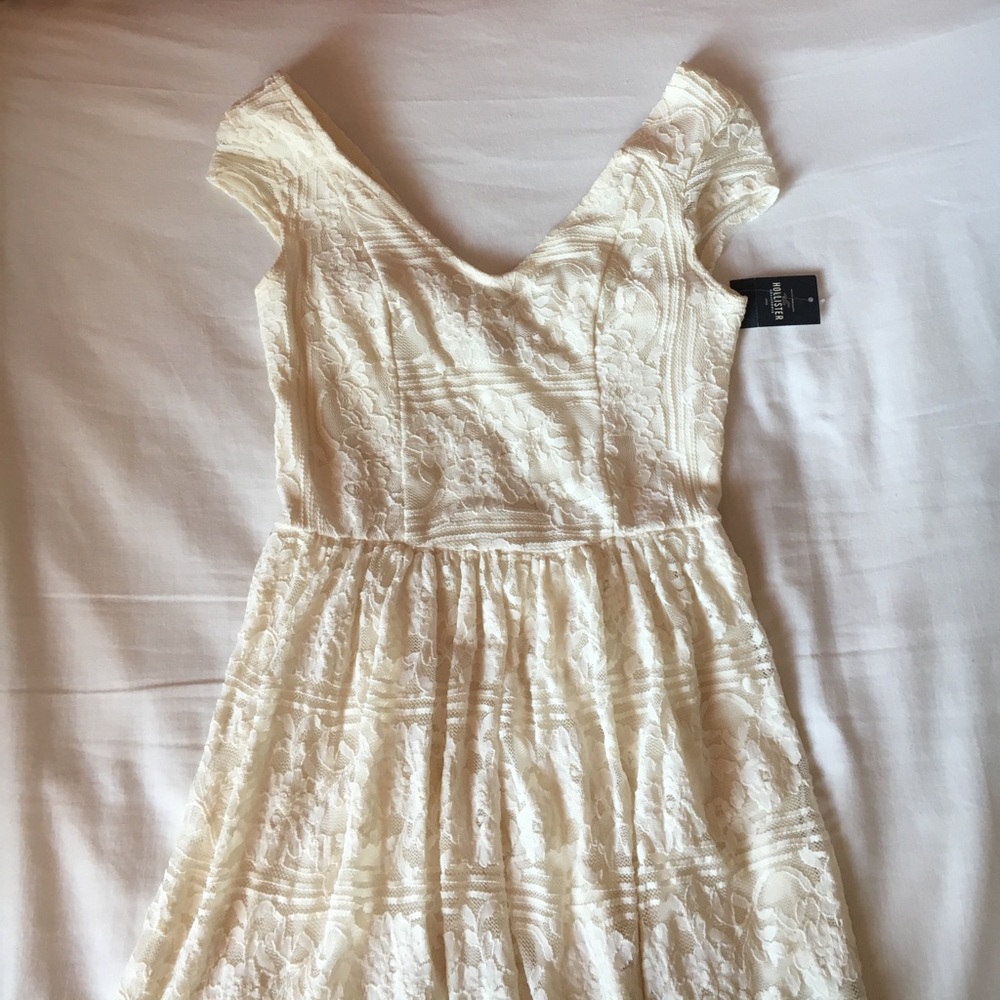 Cream lace Hollister dress