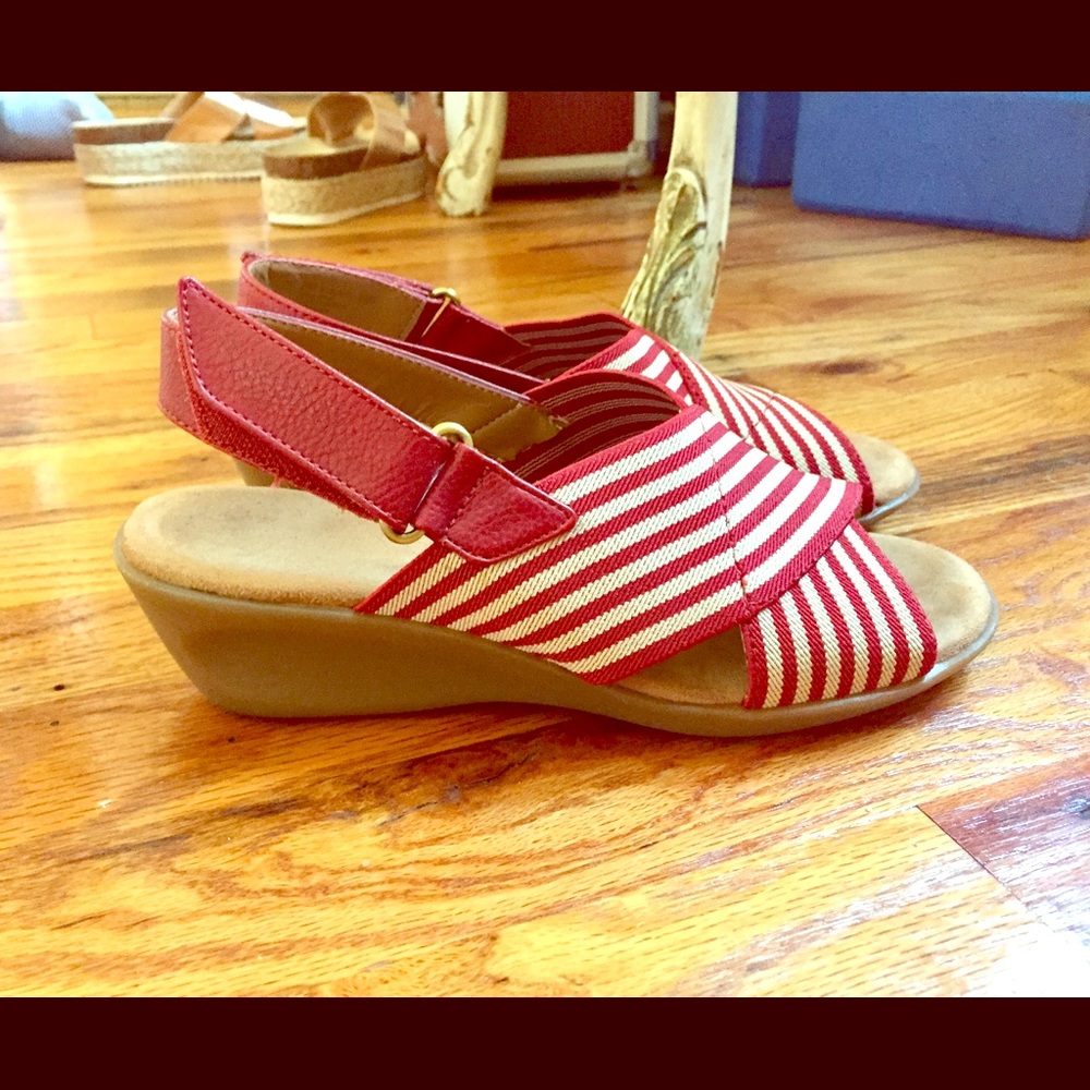 AEROSOLES Heel Rest Sandals