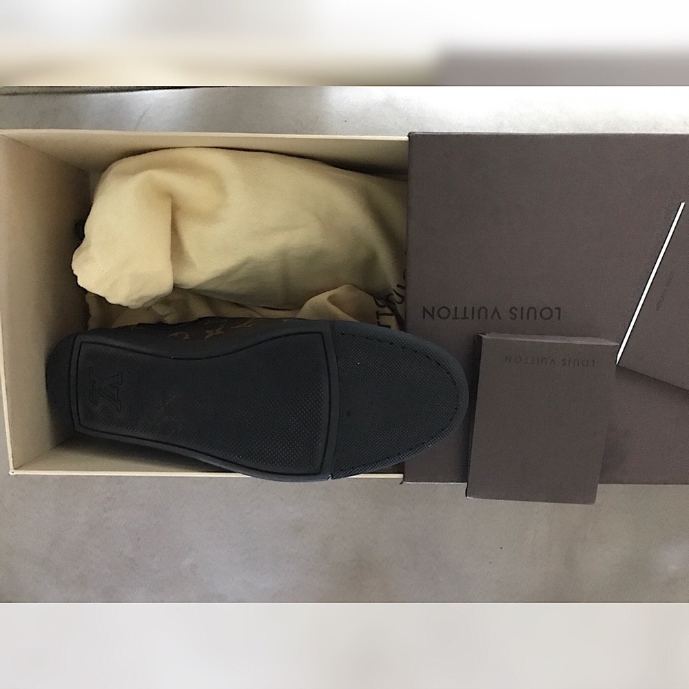 Louis Vuitton Mens Sneakers - Picture 2 of 2