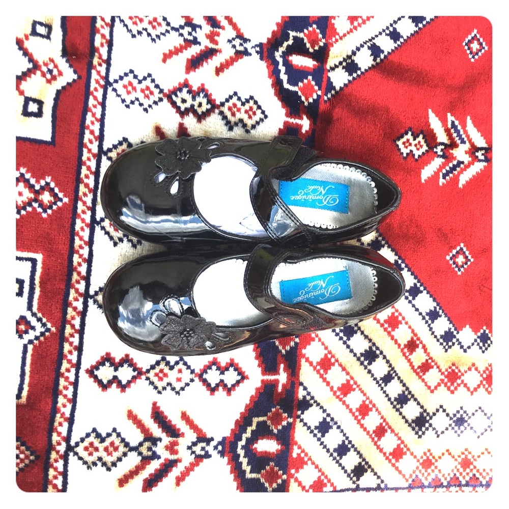 Size 10 Little girl flats