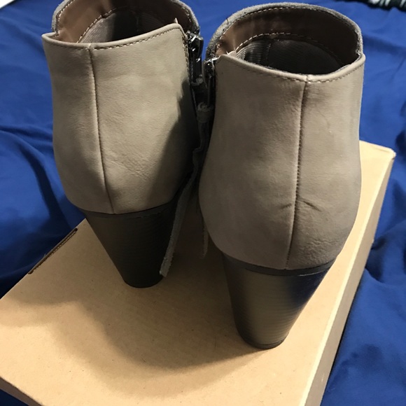 Shoes - Picture 2 of 3