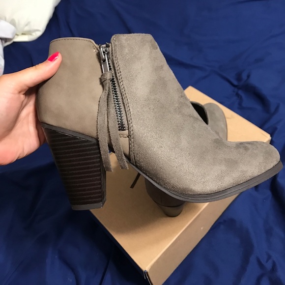 Shoes - Picture 3 of 3