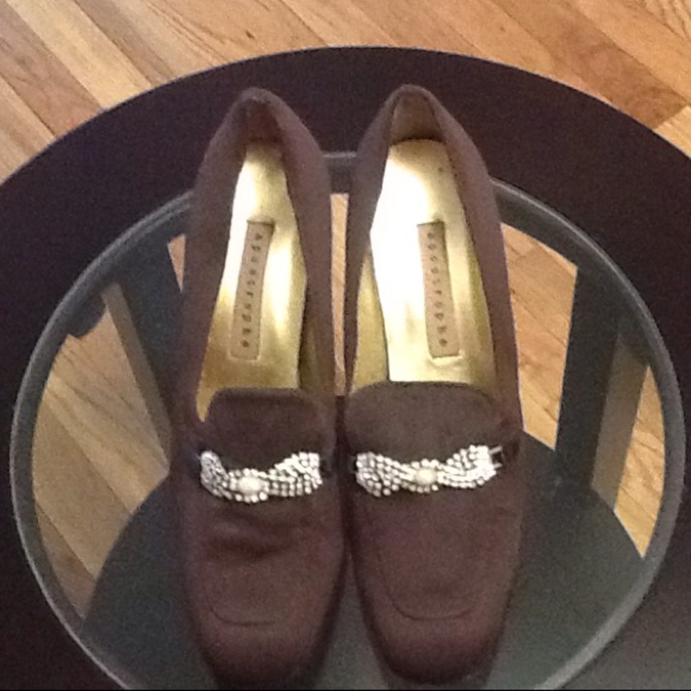 Apostrophe shoes