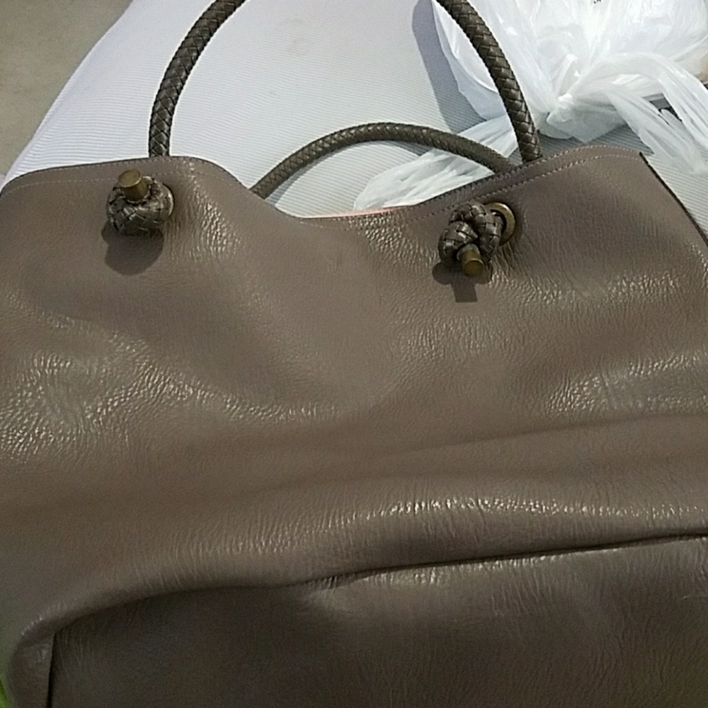 Urban Outfitters vegan leather tote. - Picture 2 of 4