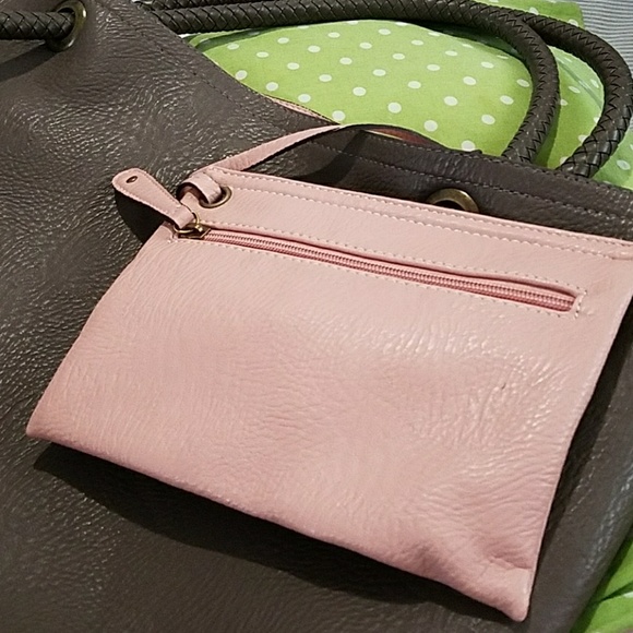 Urban Outfitters vegan leather tote. - Picture 4 of 4