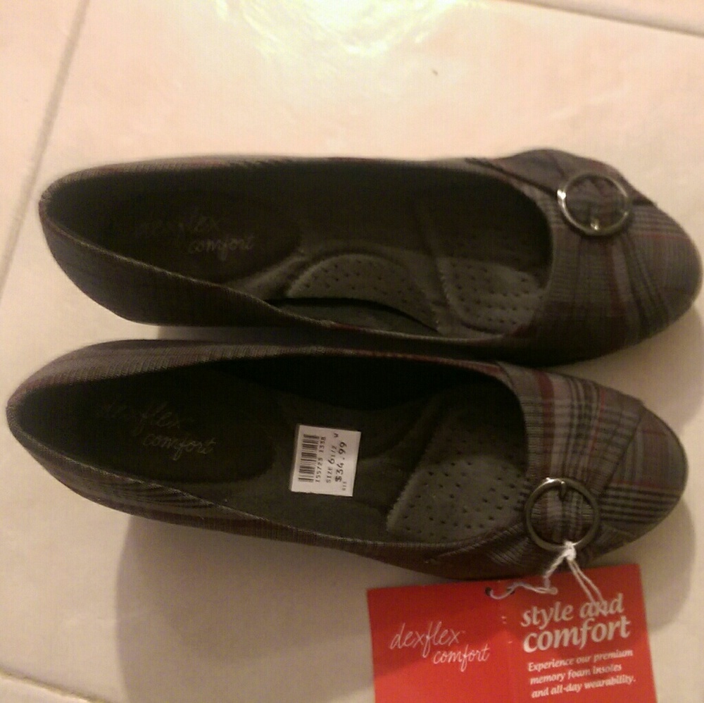 *Brand New* Dexflex Comfort Plaid Wedge Heels