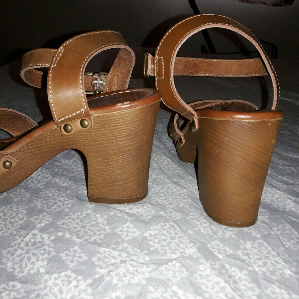 Cute Shoes with heel - Picture 3 of 3