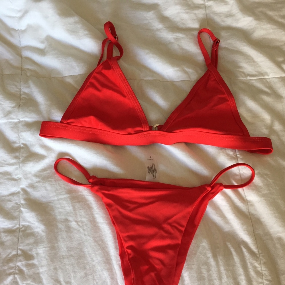 Red bikini set