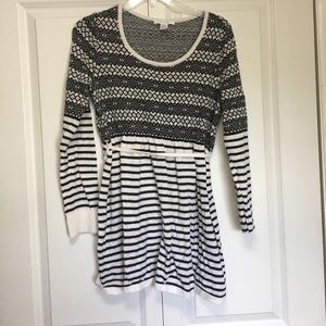 Motherhood maternity winter sweater.