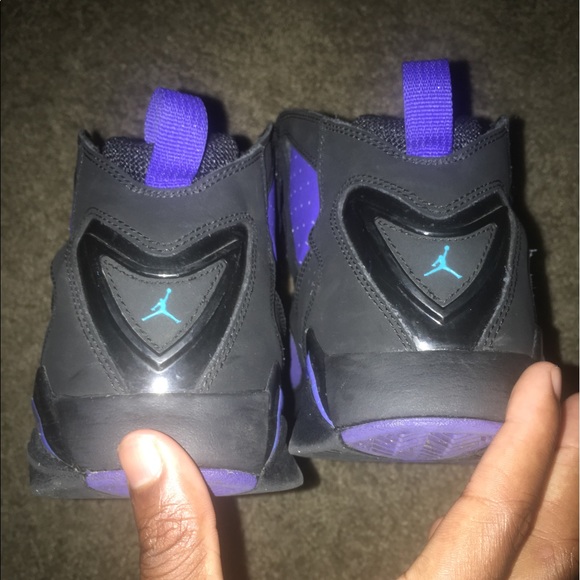 Air Jordan Flights Size 9.5! - Picture 2 of 4