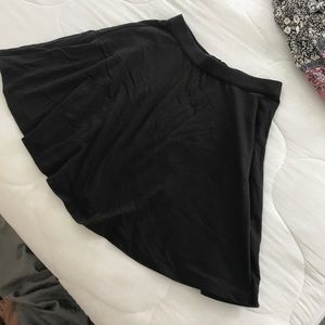 Black skater skirt size medium - Urban Outfitters
