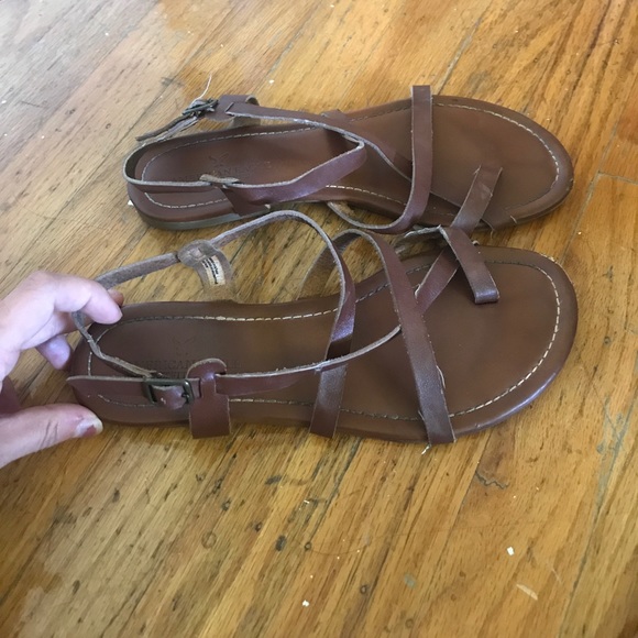 Brown sandals - Picture 2 of 3