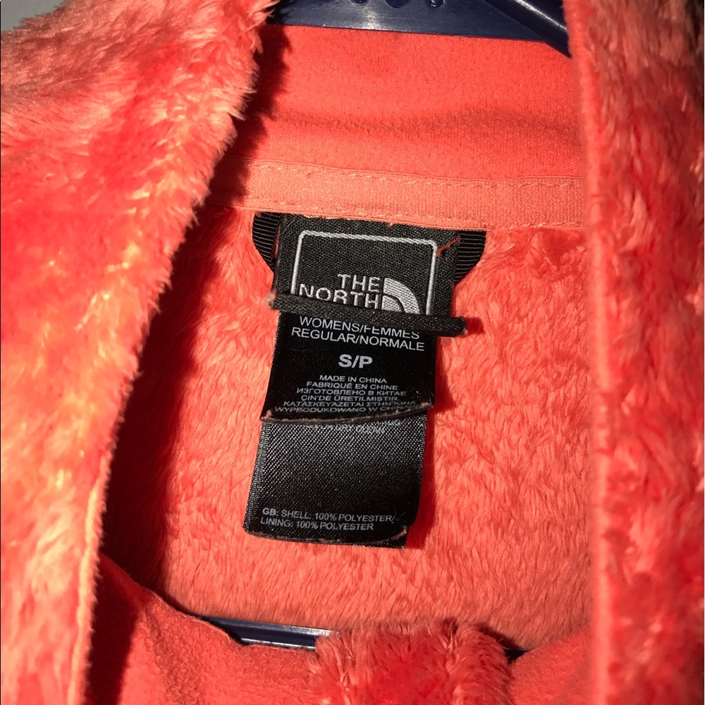 North face - Picture 2 of 4