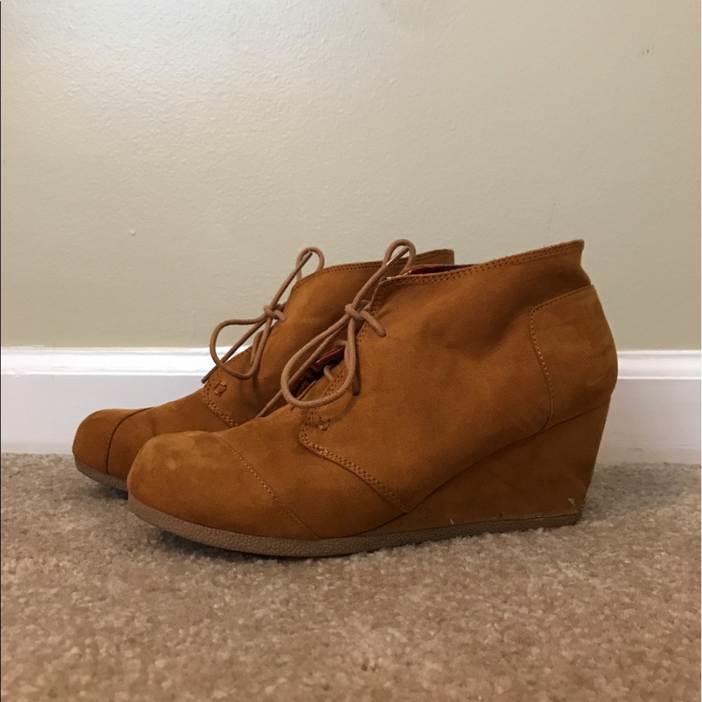 Cato Booties - Picture 2 of 3