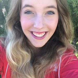 Meet your Posher, Abby