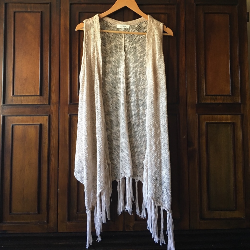 Like New UMGEE cover up Size S/M