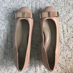 dana buchman bow shoes with detailed heels. dana buchman bow shoes with detailed heels.