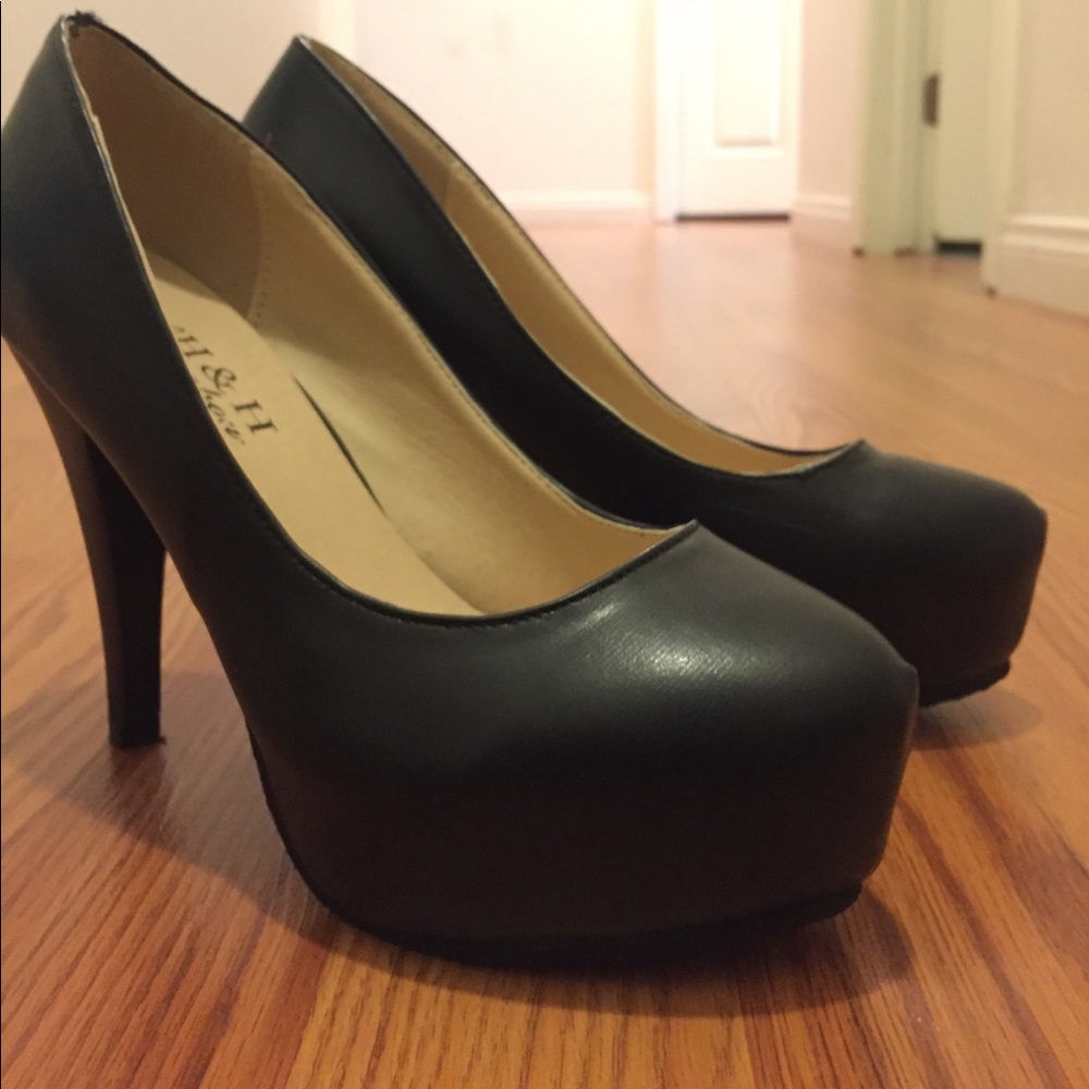 Black Heels Pumps