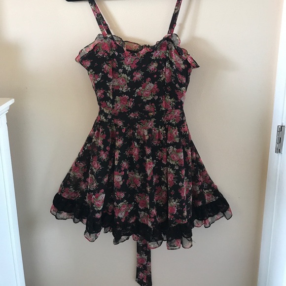 Tripp nyc Dresses & Skirts - Tripp chiffon floral dress