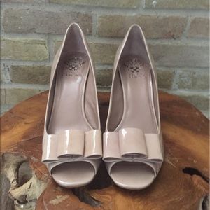 Vince Camuto nude patent heels