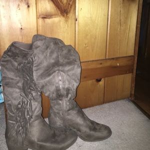 camel brown fringe suede boots.