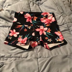 Old Navy high-rise compression short XL NWOT