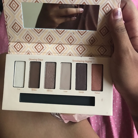 PUR AU NATUREL EYESHADOW PALETTE - Picture 2 of 3