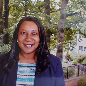 Meet your Posher, Roseann