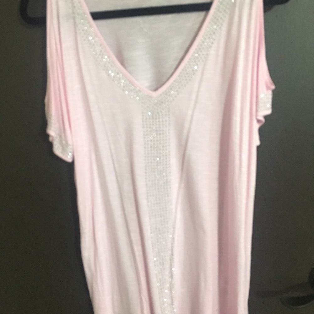 💕Nwot Rhinestone cold shoulder light pink top