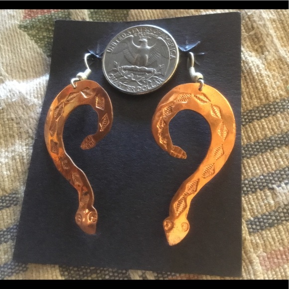 SOLD 🔆NATIVE AMERICAN EARRINGS RATTLESNAKE COPPER🔆 - Picture 2 of 2