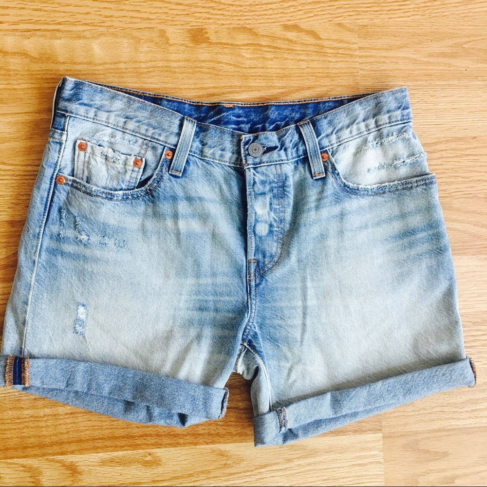 Levi's 501 Distressed jean shorts - Picture 2 of 4