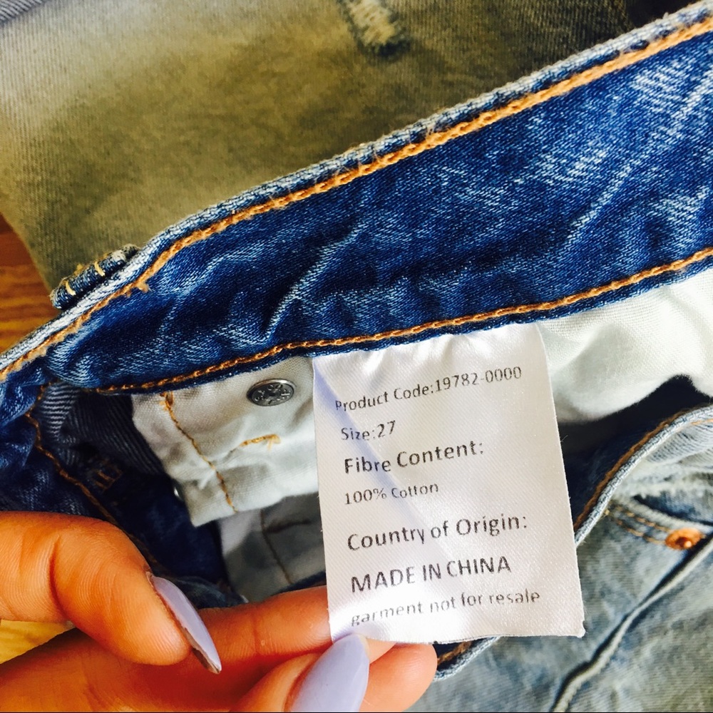 Levi's 501 Distressed jean shorts - Picture 4 of 4