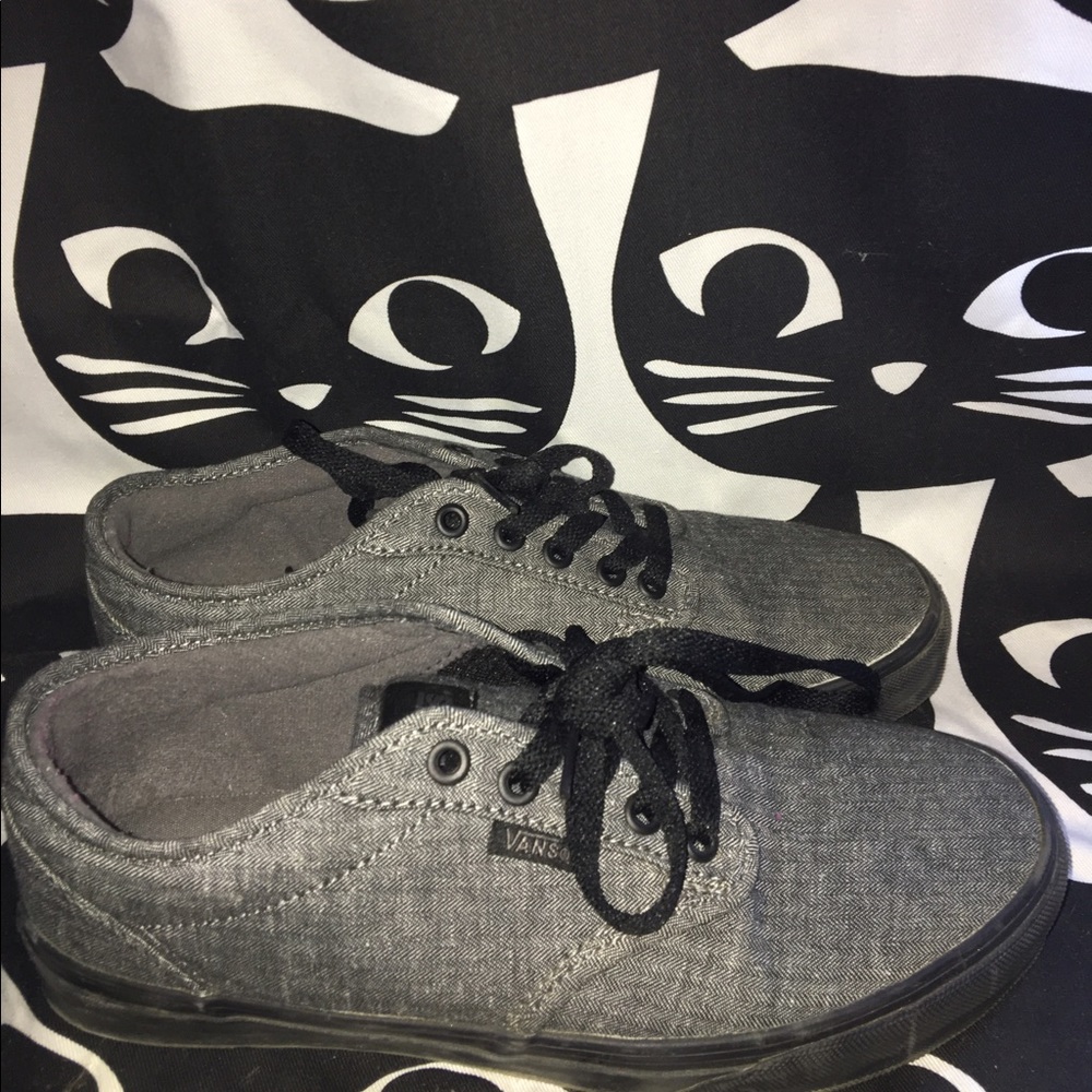 Vans worn only once. Practically new!:)