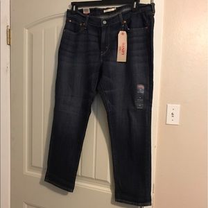 Levi's boyfriend jean capris size 32 NWT