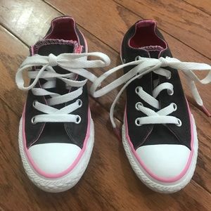 Girls Converse Chuck Taylor worn only a few times