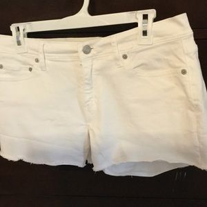 BRAND NEW WITHOUT TAGS. Gap jean shorts.