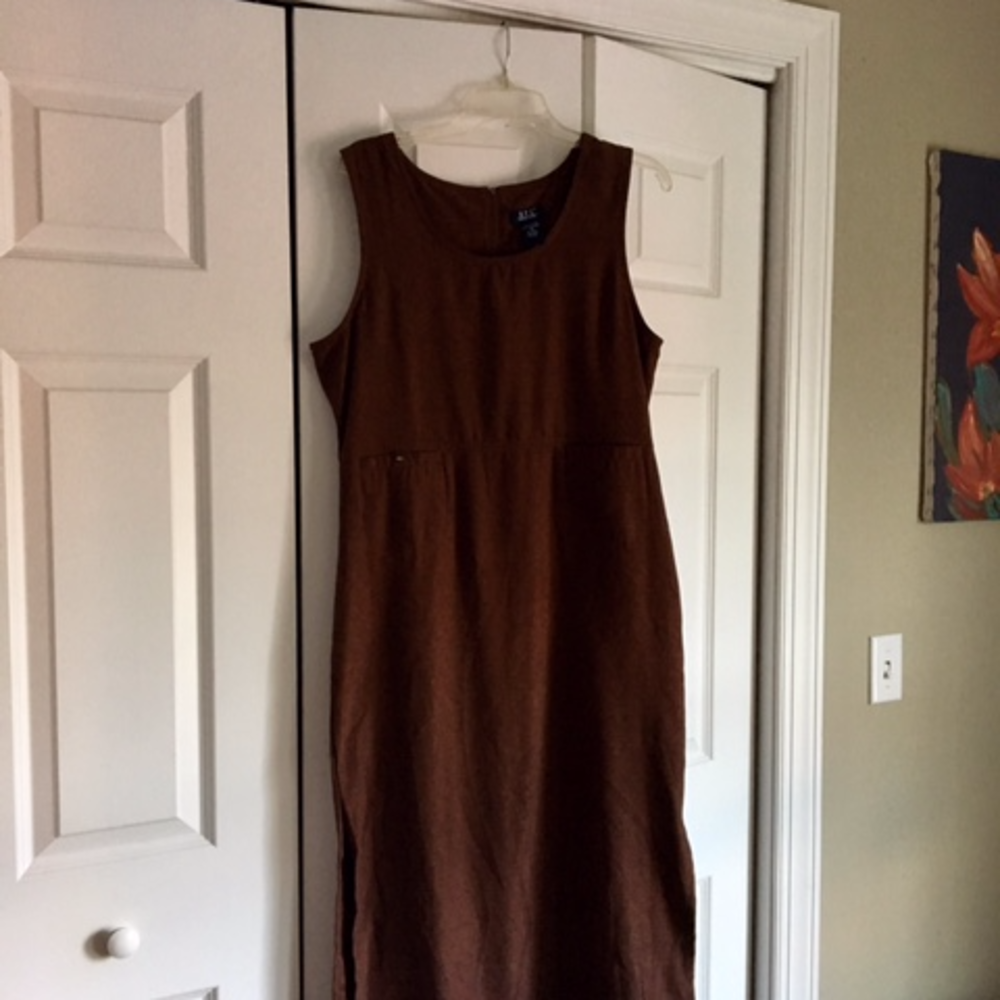 D.P.S New York Long Brown jumper. Size M