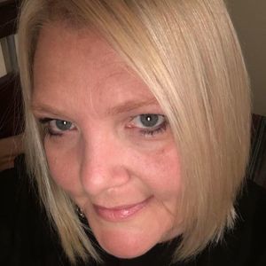 Meet your Posher, Carolyn